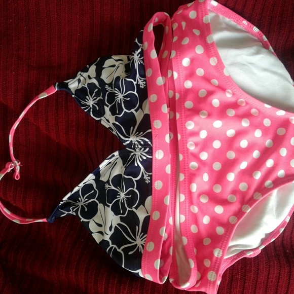 Girls 2pc OP bikini - Picture 2 of 2